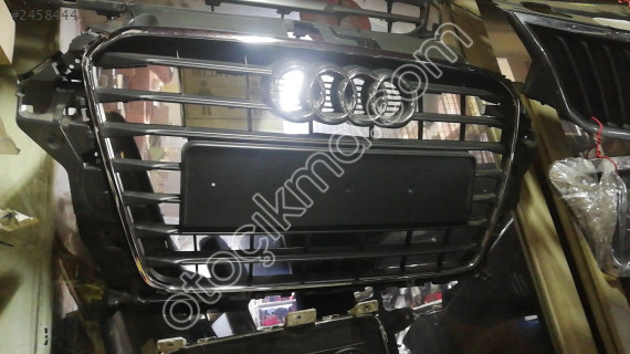 Audi A4 2010 model ön panjur orijinal çıkma
