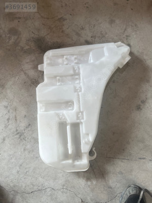 BMW F10 SİLECEK SU DEPOSU 132640-11