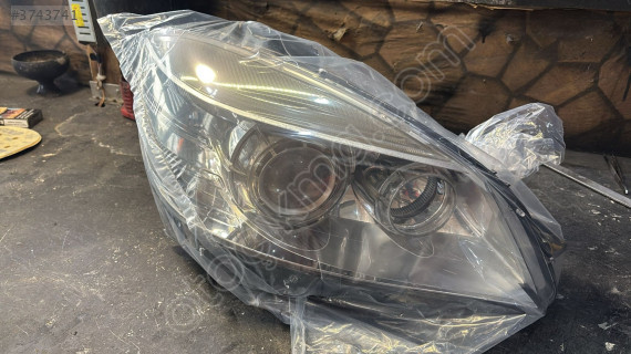 MERCEDES C SERİ W204 XENON SAĞ FAR