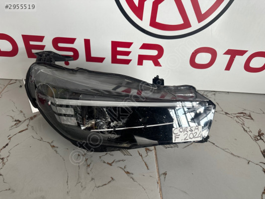 Opel Corsa f sağ ön far (cam kırık)