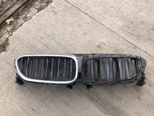 BMW 5 SERİSİ G30 ÖN HAVALANDIRMA PERDESİ