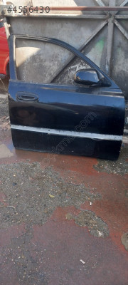 Mazda 626 sağ ön kapı
