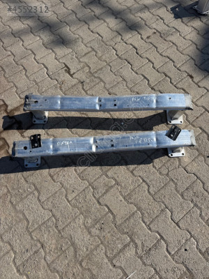 Peugeot Rıfter ön tampon demiri