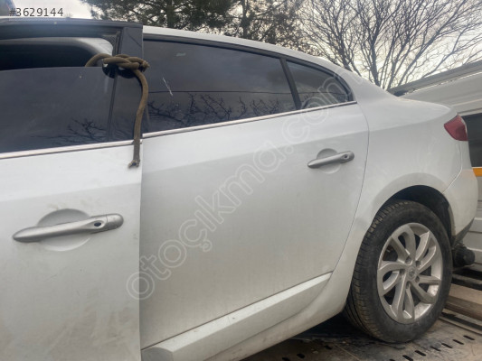 Renault Fluence sol arka kapı