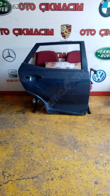 Kia Stonic sağ arka kapı