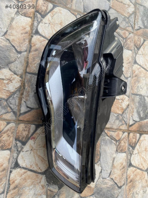 Audi A3 sağ far 1EJ010740081