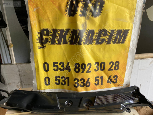 Mercedes w176 ön cam ızgarası A1768300013