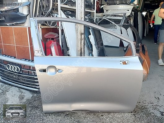 yeni Toyota Corolla sağ ön kapı