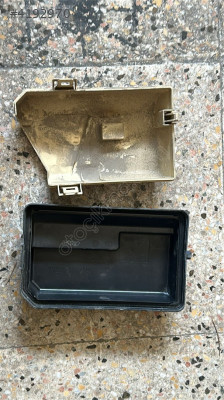 1999-2001 TOYOTA COROLLA SİGORTA KAPAĞI ALT ÜST KAPAĞI ORJ ÇIKMA