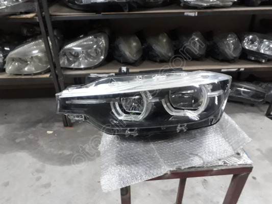 BMW F30 2018 LCİ SİYAH SİYAH ZEMİN SOL FAR