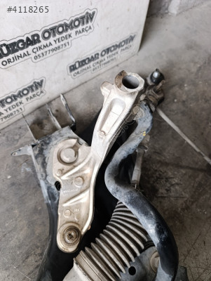 548502436R Clio 5 travers bağlantı ayağı