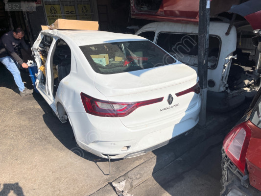 RENAULT MEGANE 4 KOMPLE ARKA