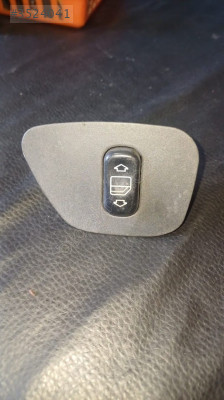 1995-2002 Mercedes W210 Elektrikli Cam Düğmesi ve Çerçevesi
