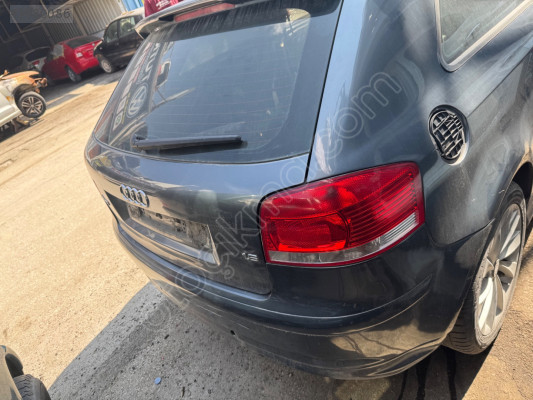 AUDİ A3 COUPE ÇIKMA ORJİNAL BAGAJ KAPAĞI HATASIZ