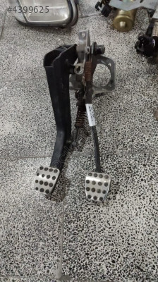 Mercedes SLK 1995 2001 model çıkma fren debriyaj pedalı