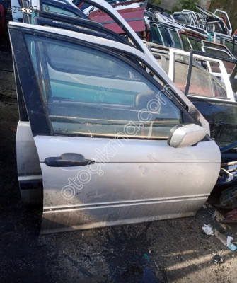 BMW e46  sağ ön kapı