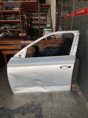 Skoda skala orijinal çıkma sol ön kapı