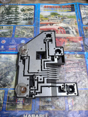 Opel Vectra B sağ arka stop lambası duyu çıkma orijinal