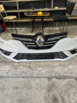 RENAULT MEGANE 4 ÖN TAMPON BEYAZ DOLU