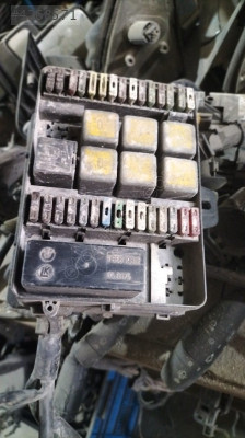 BMW F30 330E 2016-2018 2.0 sigorta kutusu