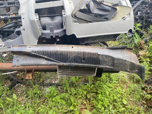 FORD TRANSİT CONNECT ÖN CAM IZGARASI