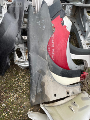 PEUGEOT 406 SAĞ ÖN ÇAMURLUK