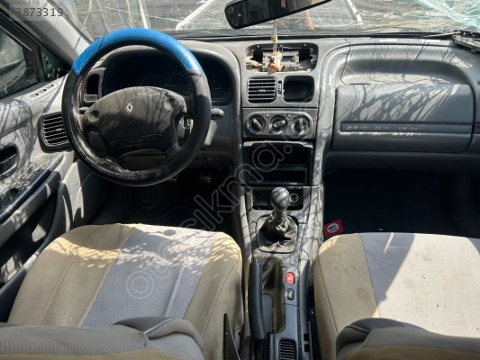 RENAULT LAGUNA 1 KOMPLE TORPİDO GÖĞÜSLÜK
