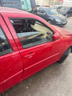 POLO CLASSİC ORJİNAL ÇIKMA SAĞ ÖN KAPI KIRMIZI HATASIZ