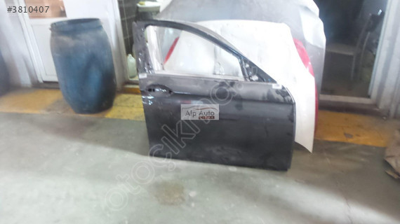 MERCEDES 212 KASA E SERİSİ SAĞ ÖN KAPI
