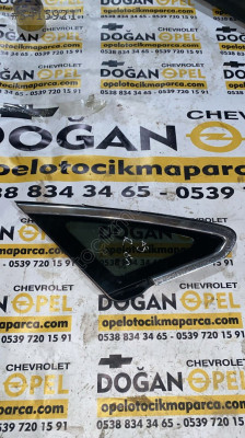 Opel Astra J Orijinal Ön Kelebek Camı GM Sağ Sol