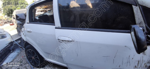 FIAT PUNTO 2013 MODEL SAĞ ÖN KAPI HAFİF HASARLI ÇIKMA ORJINAL