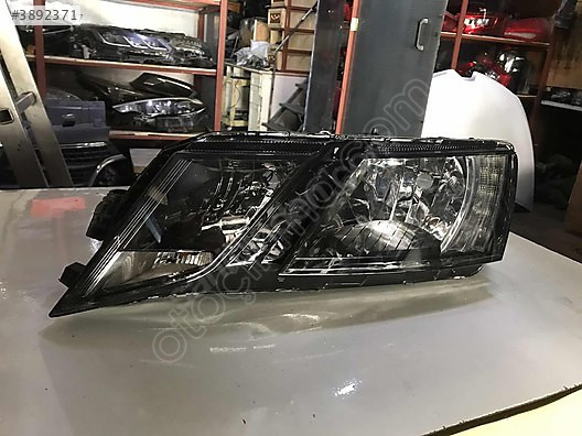 SKODA OCTAVİA SOL ÖN FAR ORJİNAL ÇIKMA TEMİZ