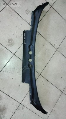15671610 Bmw X5 E70 Ön Cam Izgarası (Çıkma)