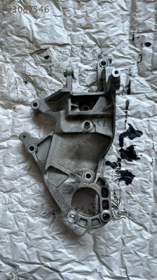 Fiat 1.3 E6 çıkma şarj dinamosu ayağı