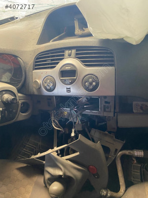 RENAULT KANGOO 3 HAVALANDIRMA IZGARALARI