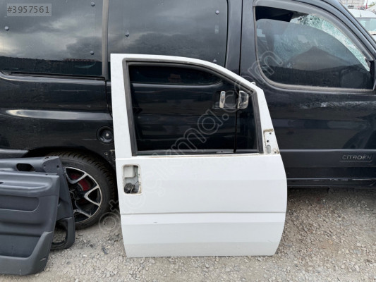 FİAT SCUDO SAĞ ÖN KAPI