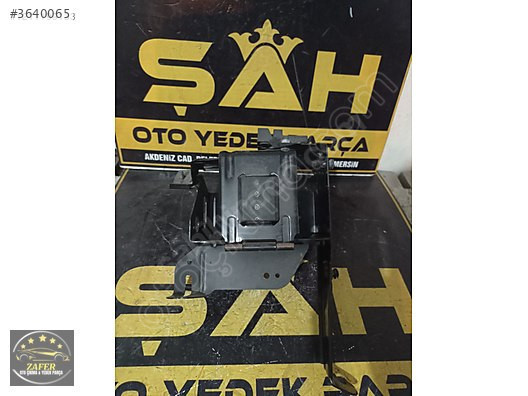 MERCEDES W204 C180 AKÜ BRAKETİ A2045400440