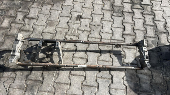 FORD FOCUS 3,5 GÖĞÜS DEMİRİ ORİJİNAL ÇIKMA