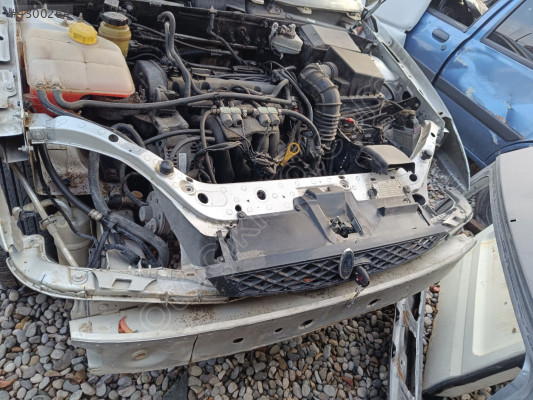 Ford focus 1 ön panel