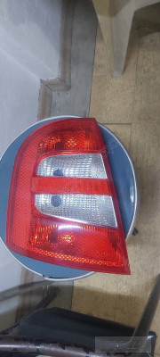 SKODA FABİA SOL ARKA STOP LAMBASI 1999-2004 SIFIR AYARINDA