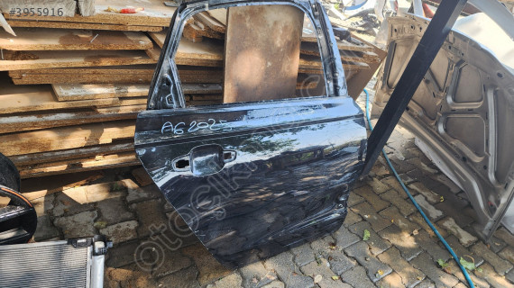 Audi A6 sağ arka kapı çıkma orjinal