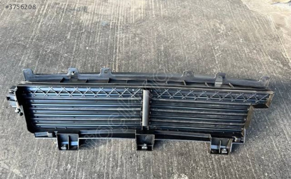 Peugeot 508 ön tampon orta havalandırması 7924 K3