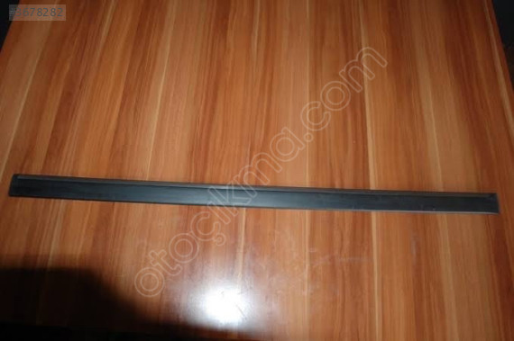 Peugeot 406 sağ ön kapı bandı 9624432177