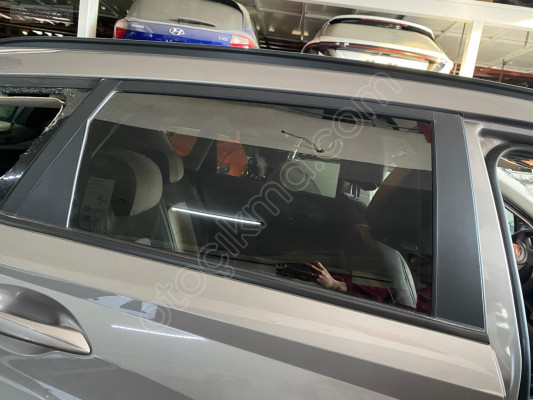 2022 Hyundai Bayon Sağ Arka Kapı Camı