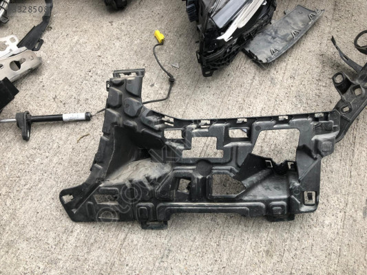 VOLVO XC90 19-21 SOL ÖN TAMPON BRAKET 31353370
