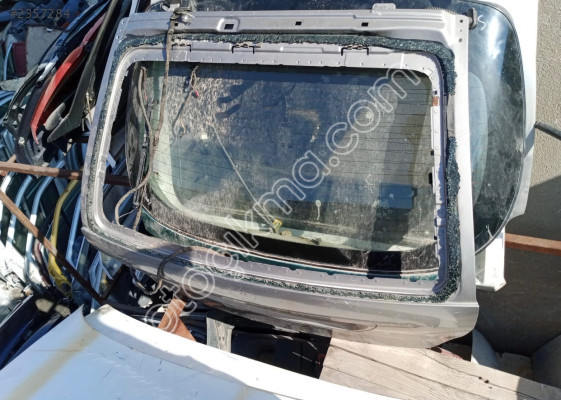 Mercedes 202 kasa class bagaj kapağı