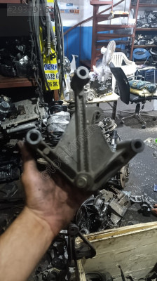 RENAULT CLİO 2 MOTOR KULAĞI ORJİNAL ÇIKMA
