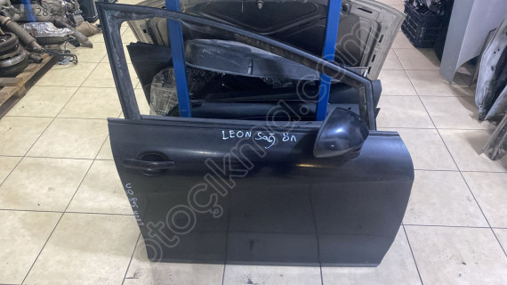 SEAT LEON SAĞ ÖN KAPI