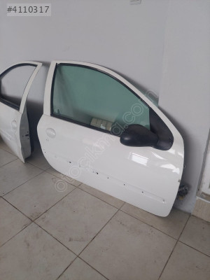 PEUGEOT 206 Modeli İçin Sağ Ön Kapı Çıkma Parçası