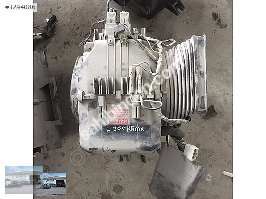 OTO CEMDEN ÇIKMA MITSUBISHI L300 KLİMA KUTUSU